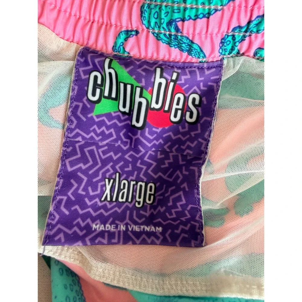 Chubbies Mens Pink Teal Alligator Print Swim Trunks Mesh Lined Shorts